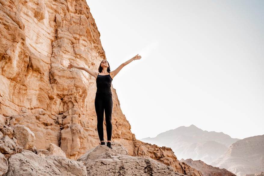 Bear gryll - Hiking (2)